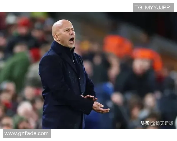 荷兰足球界的秃顶明星球员盘点与成就分析